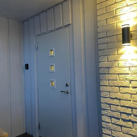 -3 Bedrooms 4 Pers Lejlighed Harstad